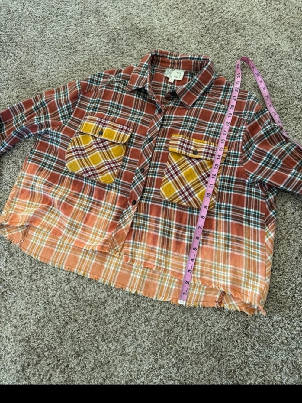 Oli & Hali Cropped Button Front Raw Hem Plaid Flannel Shirt size Medium - Picture 8 of 12